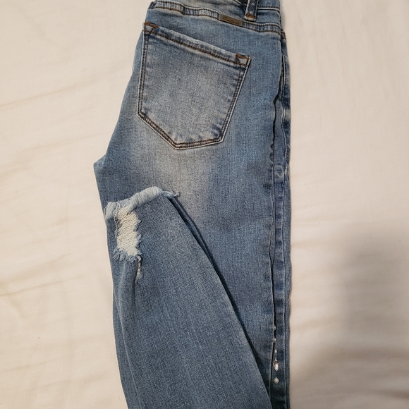 KanCan - Picture 2 of 2